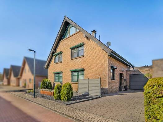 Einfamilienhaus zum Kauf 435.000 € 4 Zimmer 124 m² 457 m² Grundstück frei ab 01.01.2027 Rees 46459