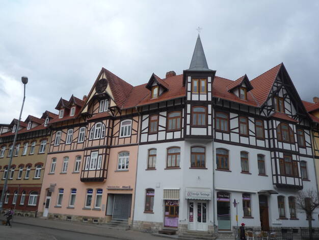 Wohnung zur Miete 630 € 3 Zimmer 90 m² Dachgeschoss, 3. Geschoss frei ab sofort Bahnhofstraße 26 Arnstadt Arnstadt 99310