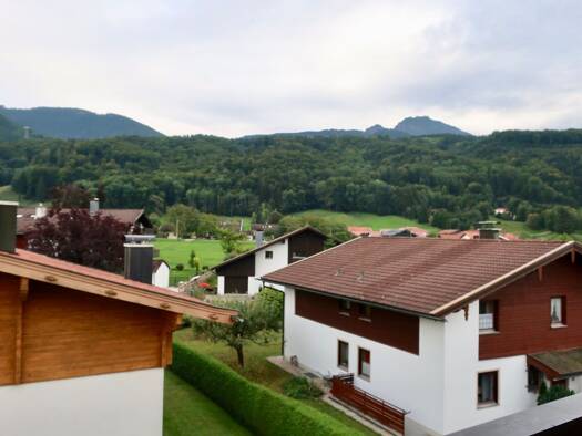 Wohnung zur Miete 1.340 € 3 Zimmer 90 m² Geschoss 2/2 frei ab 01.10.2026 Bergen Bergen 83346
