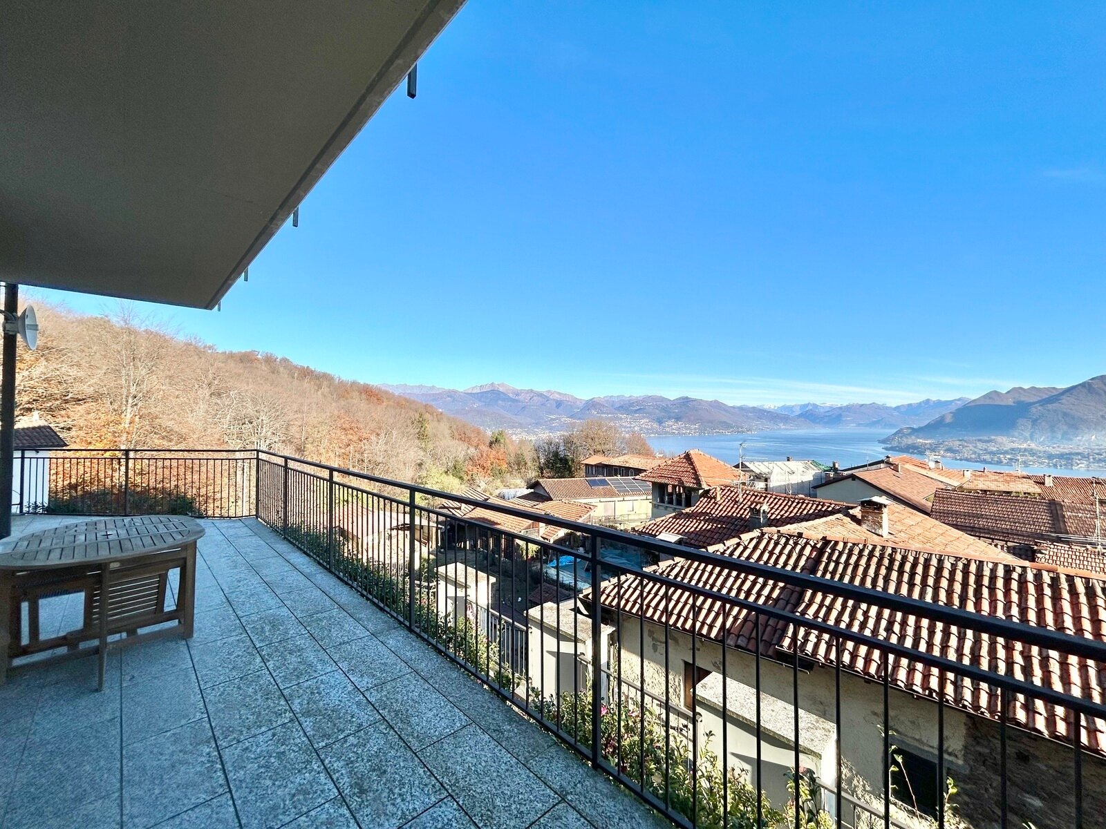 Studio zum Kauf 385.000 € 3 Zimmer 80 m²<br/>Wohnfläche ab sofort<br/>Verfügbarkeit Stresa