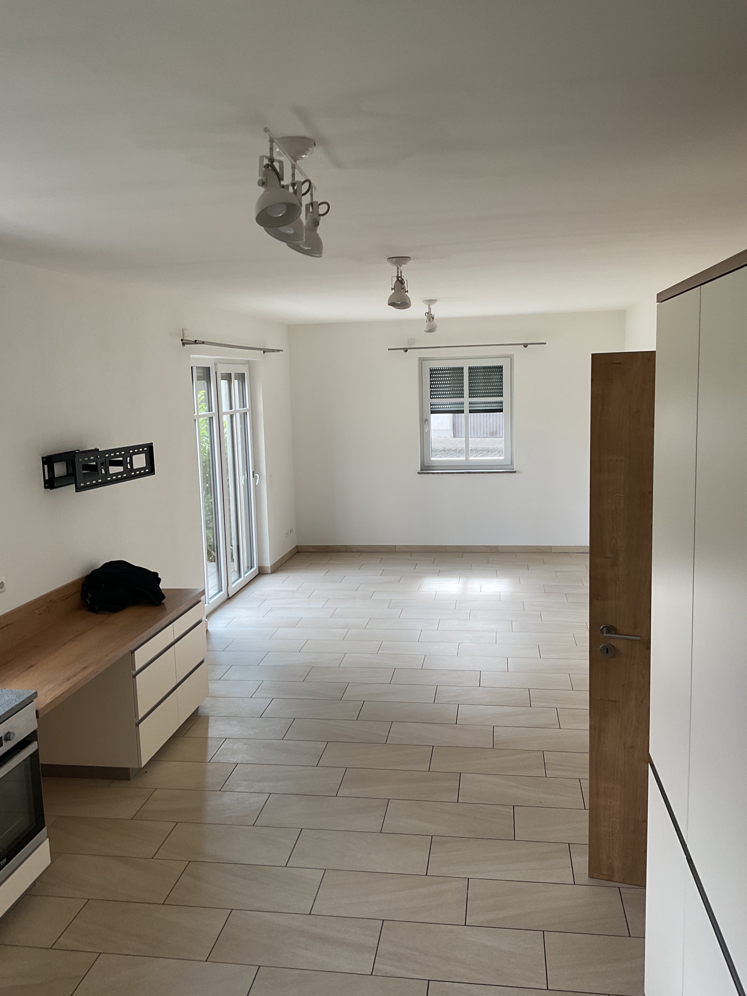 Mehrfamilienhaus zum Kauf 10 Zimmer 365 m²<br/>Wohnfläche 1.550 m²<br/>Grundstück ab sofort<br/>Verfügbarkeit Pattendorf Rottenburg a. d. Laaber 84056