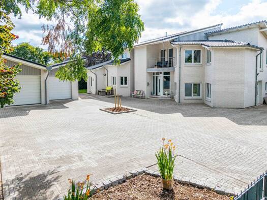 Einfamilienhaus zum Kauf 525.000 € 8 Zimmer 274 m² 2.406 m² Grundstück frei ab 31.10.2026 Holthusen Weener 26826