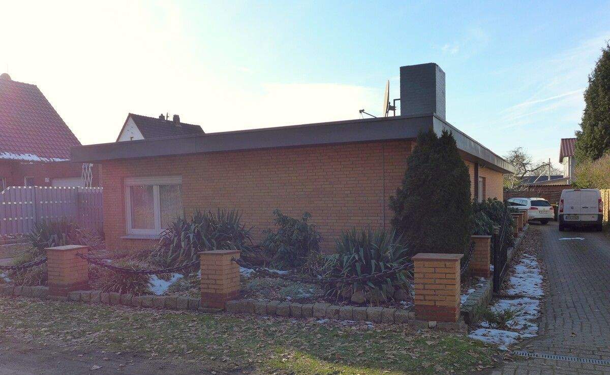 Immobilie in Großenkneten - Attraktiver Bungalow mit 2 Garagen - Bild 1