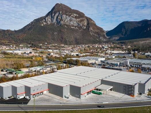 Logistikzentrum zur Miete 6.500 m² Lagerfläche Via Del Pioppeto 3 Tolmezzo 33028