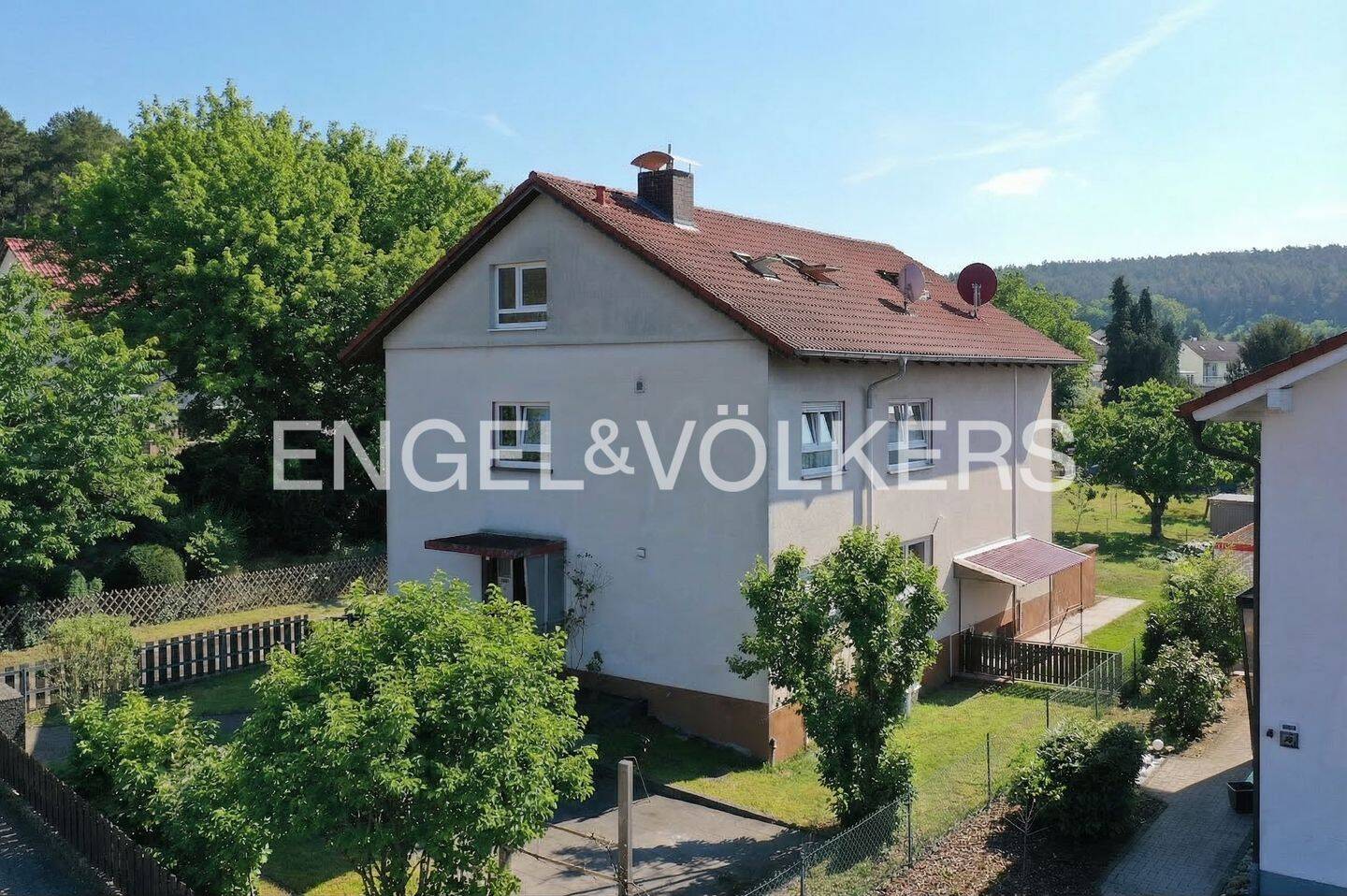 Immobilie in Erlenbach am Main - Großzügiges Wohnen mit Zusatzfläche unterm Dach - viel Raum für Familie & Ideen - Bild 0