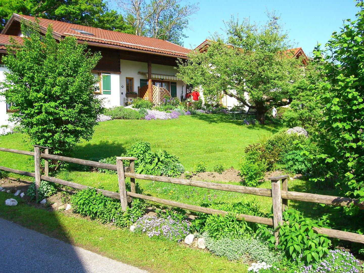 Immobilie in Inzell - Charmantes und vielseitiges Einfamilienhaus in sehr sonniger Lage von Inzell zu verkaufen ! - Bild 0