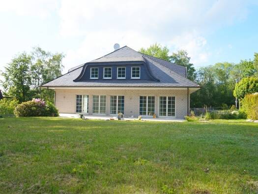 Einfamilienhaus zur Miete 3.500 € 5 Zimmer 300 m² 1.020 m² Grundstück frei ab 01.08.2026 Neuhof Taunusstein 65232