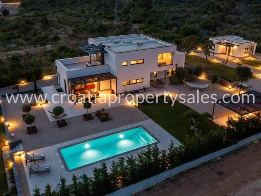 Haus zum Kauf 2.000.000 € 6 Zimmer 350 m² Sibenik