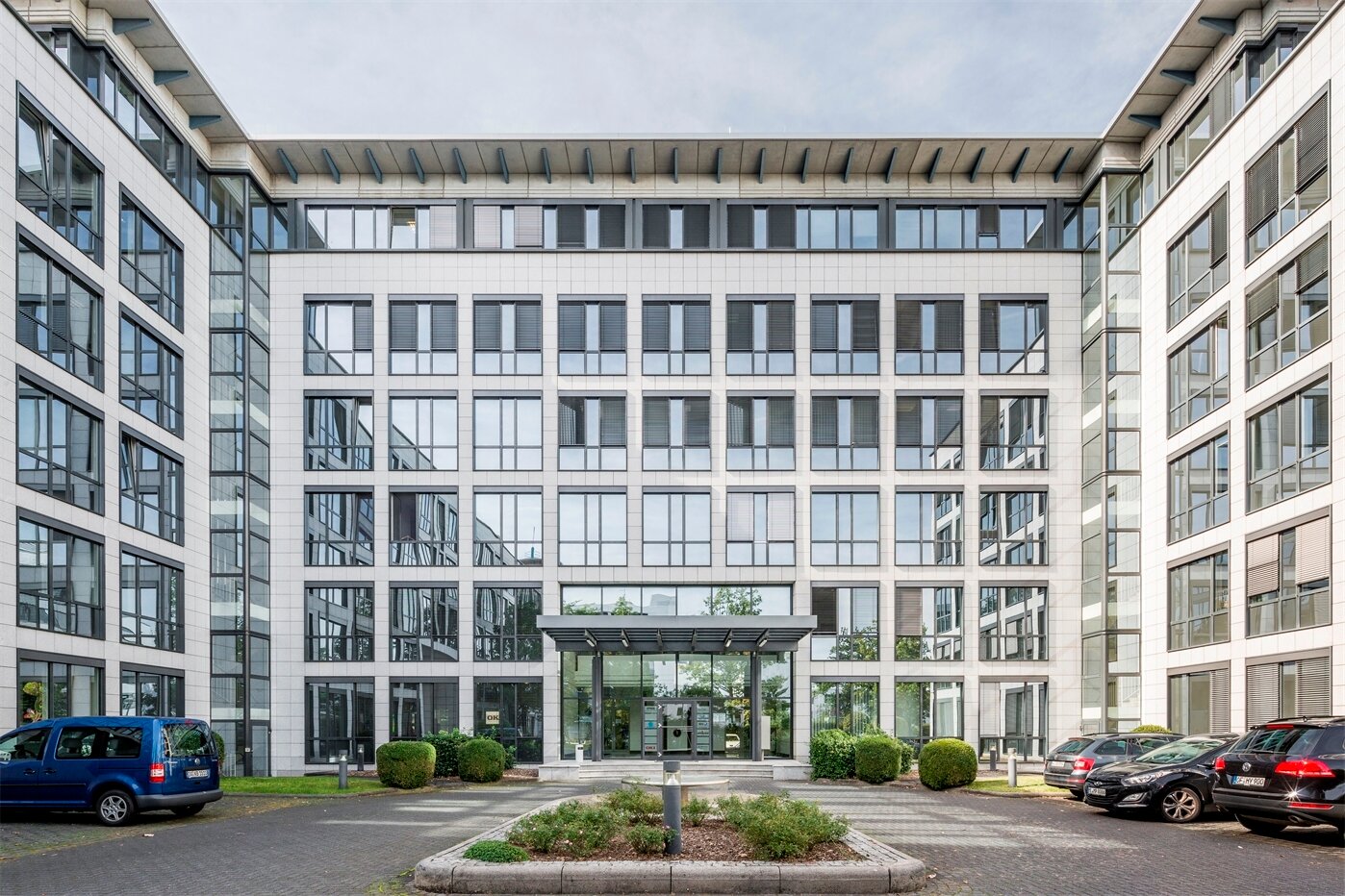 Bürofläche zur Miete 9,50 € 3.698 m²<br/>Bürofläche ab 122 m²<br/>Teilbarkeit Zepplinheim Neu-Isenburg 63263