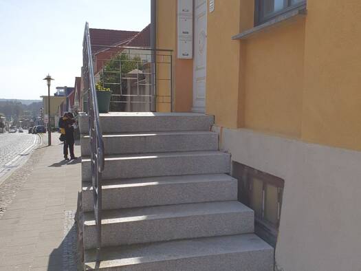 Wohnung zur Miete 740 € 4 Zimmer 104 m² 1. Geschoss frei ab 01.10.2025 Dammstraße 1 Bergen Bergen auf Rügen 18528