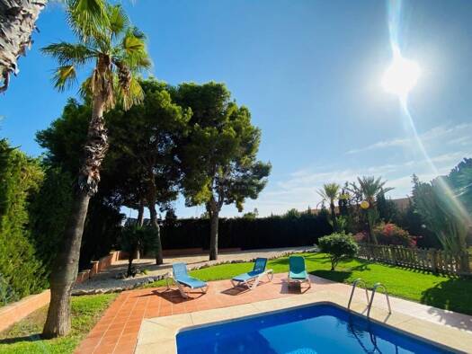 Chalet zum Kauf 1.200.000 € 5 Zimmer 573 m² 2.023 m² Grundstück Alicante 03559