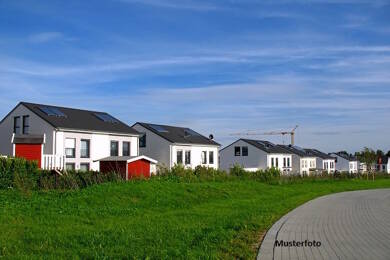 Mehrfamilienhaus zur Zwangsversteigerung 374.000 € 1 Zimmer 143 m² 912 m² Grundstück Niendorf Papendorf-Niendorf 18059