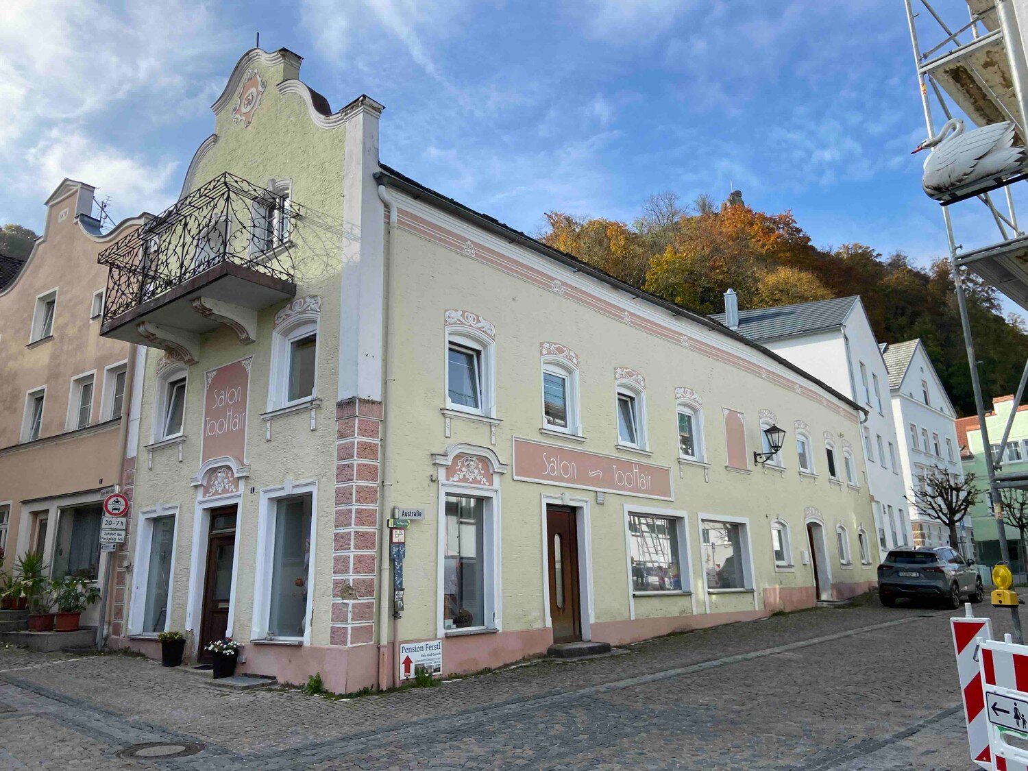 Haus zum Kauf 279.000 € 6 Zimmer 242 m²<br/>Wohnfläche 166 m²<br/>Grundstück Marktplatz 4 Riedenburg Riedenburg 93339