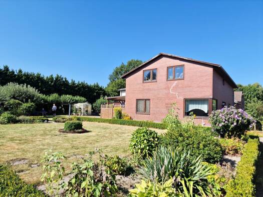 Einfamilienhaus zum Kauf 300.000 € 1 Zimmer 160 m² 1.098 m² Grundstück frei ab 01.01.2027 Pinneberg-Nord 25494