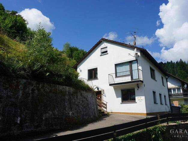 Mehrfamilienhaus zum Kauf 199.000 € 5 Zimmer 138 m² 1.941 m² Grundstück Alpirsbach Alpirsbach 72275