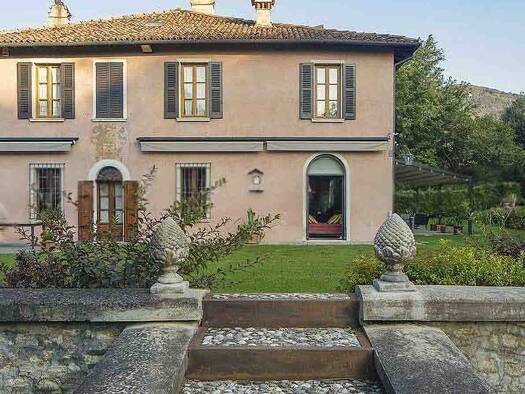 Haus zum Kauf 2.500.000 € 838 m² 700 m² Grundstück Brescia 25123