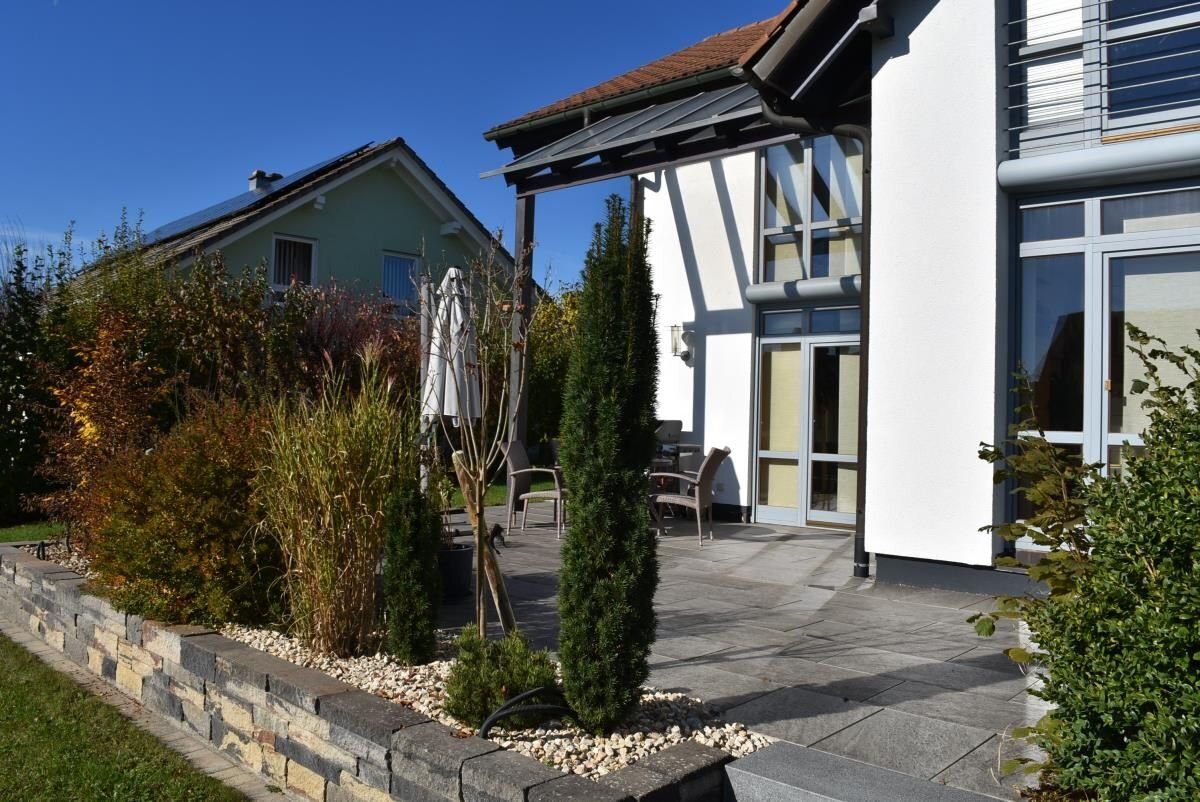 Villa zum Kauf 628.000 € 8 Zimmer 220 m²<br/>Wohnfläche 890 m²<br/>Grundstück Fischbach Niedereschach 78078