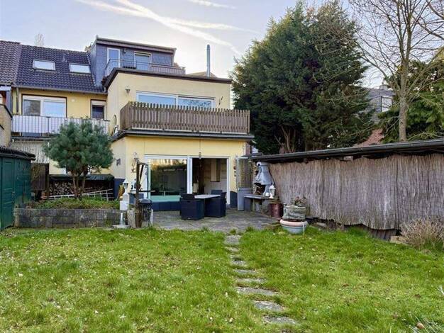 Mehrfamilienhaus zum Kauf als Kapitalanlage geeignet 690.000 € 10 Zimmer 250,6 m² 540 m² Grundstück Gnadental Neuss 41468