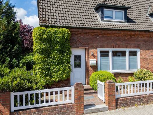 Doppelhaushälfte zum Kauf 385.000 € 5 Zimmer 110 m² 305 m² Grundstück frei ab sofort Geesthacht 21502