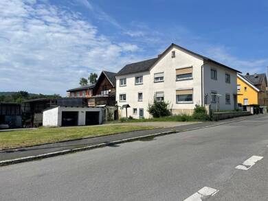 Mehrfamilienhaus zum Kauf 133.000 € 207 m² frei ab sofort Neuhofer Straße 16 Waldsachsen Rödental 96472