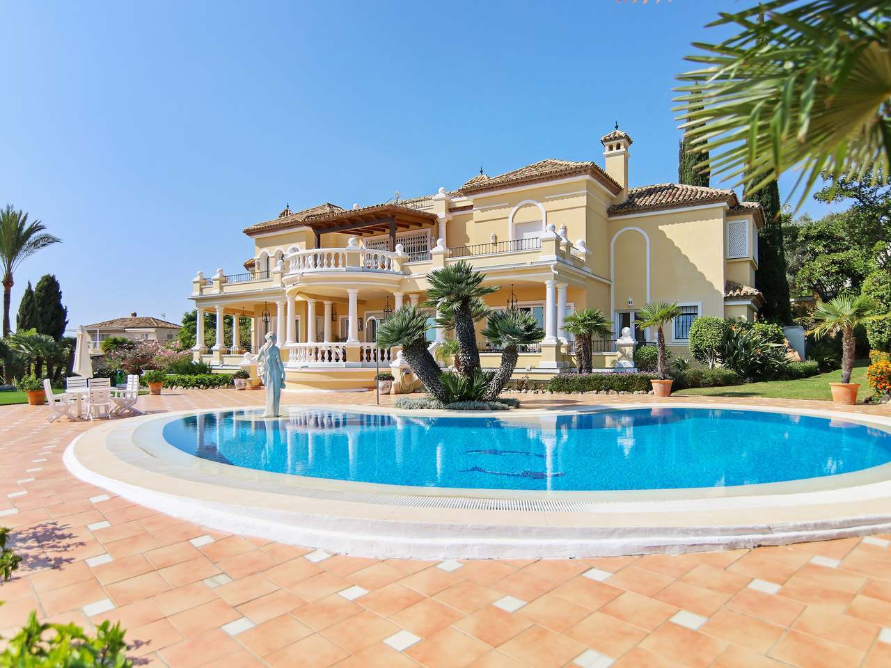 Villa zum Kauf provisionsfrei 3.700.000 € 11 Zimmer 953 m²<br/>Wohnfläche 2.755 m²<br/>Grundstück Estepona 29679