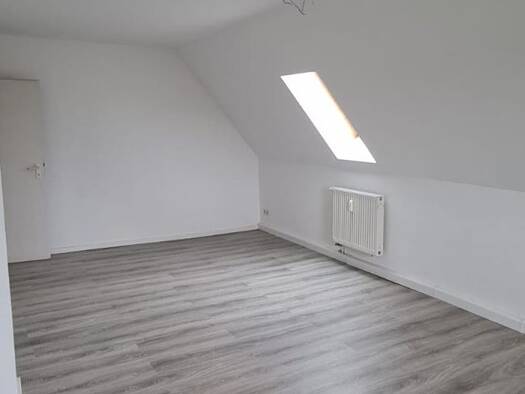 Wohnung zur Miete 459 € 3 Zimmer 68,3 m² Geschoss 3/4 frei ab 01.11.2026 Seligenstädter Straße 12 Aga Gera 07554
