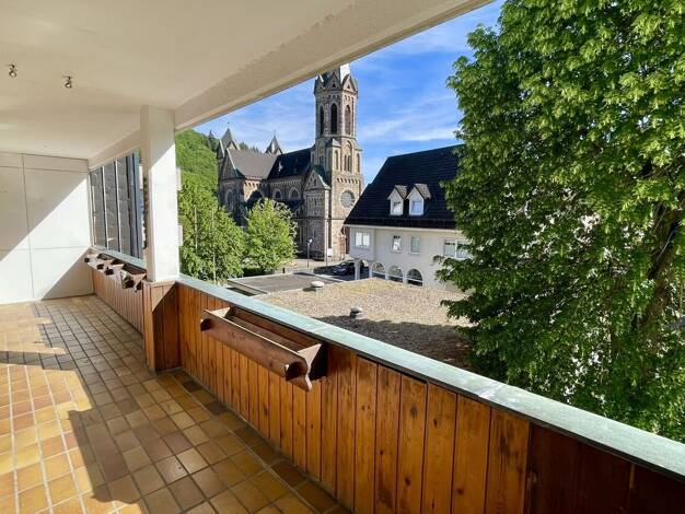 Wohnung zum Kauf 135.000 € 4 Zimmer 104 m² 2. Geschoss Meggen Lennestadt 57368