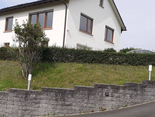 Einfamilienhaus zur Miete 900 € 7 Zimmer 130 m² 2.600 m² Grundstück frei ab 01.10.2026 Puderbach Bad Laasphe 57334