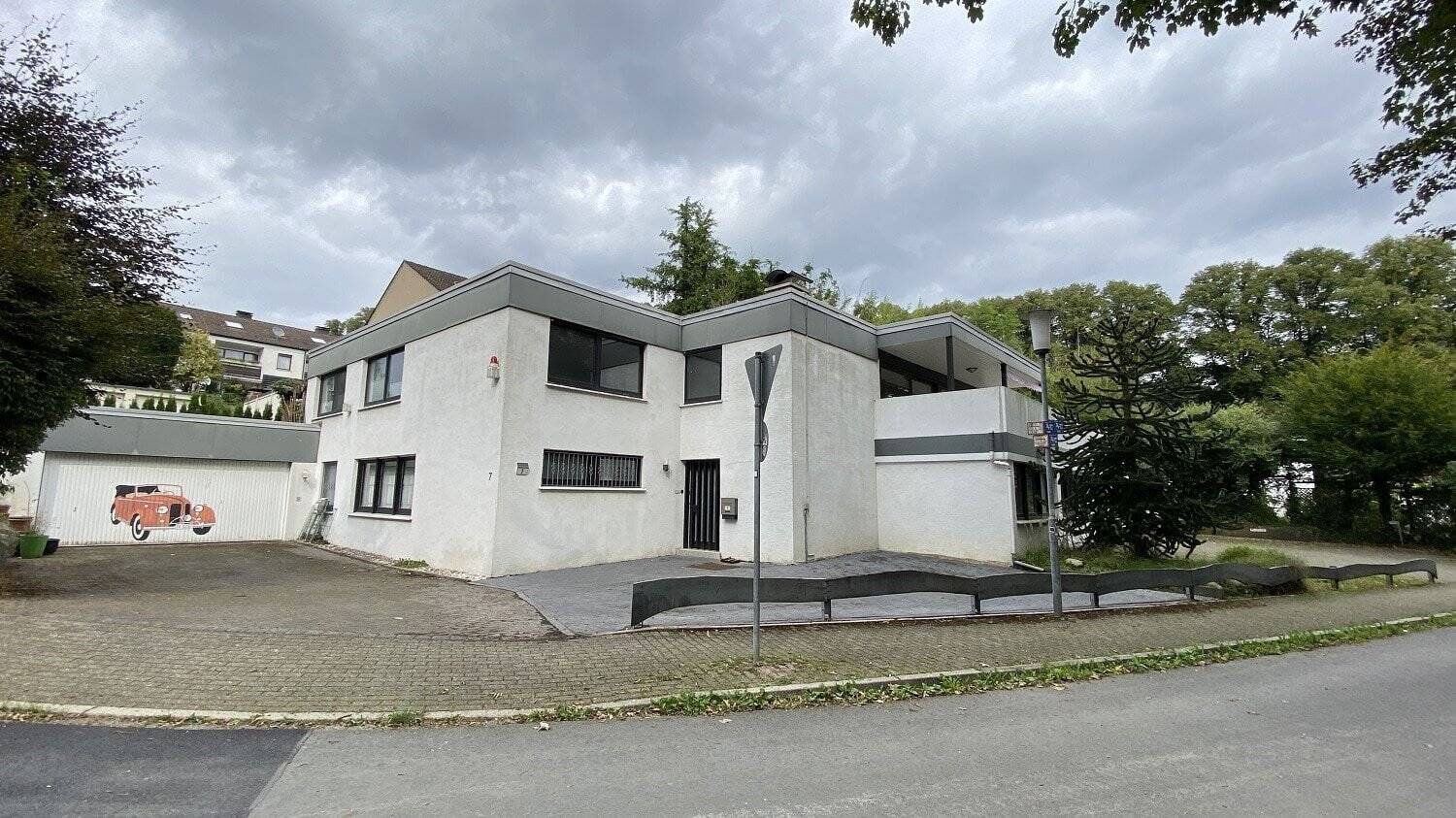 Einfamilienhaus zum Kauf 354.000 € 5 Zimmer 243 m²<br/>Wohnfläche 963 m²<br/>Grundstück Nachrodt Nachrodt-Wiblingwerde 58769