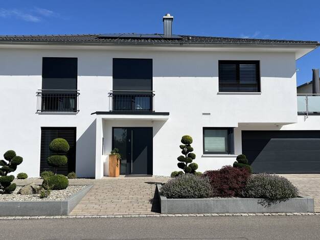 Villa zum Kauf 7 Zimmer 222 m² 581 m² Grundstück Bad Waldsee Bad Waldsee 88339