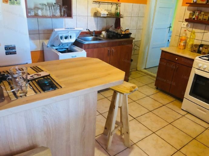 Einfamilienhaus zum Kauf 86.000 € 3 Zimmer 80 m²<br/>Wohnfläche 1.000 m²<br/>Grundstück Siófok 8600