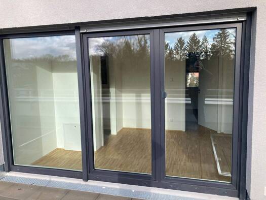 Reihenmittelhaus zum Kauf - Erstbezug 669.000 € 5 Zimmer 163,6 m² 158,8 m² Grundstück frei ab sofort Am Baumgarten 35 Roth 91154