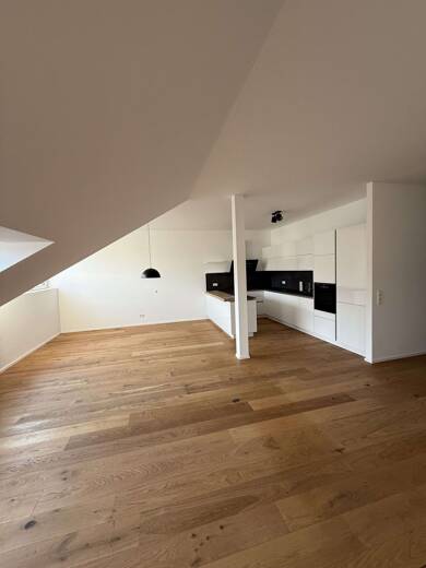 Wohnung zur Miete 900 € 2 Zimmer 99 m² Geschoss 3/33 frei ab sofort Dettingen an der Erms 72581