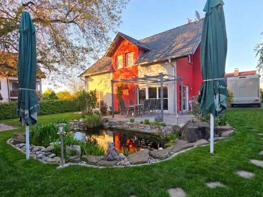 Einfamilienhaus zum Kauf 749.000 € 7,5 Zimmer 178,7 m² 694 m² Grundstück Neckarwestheim 74382