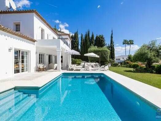 Chalet zur Miete 8.000 € 4 Zimmer 374 m² Calle Olmo Estepona 29688