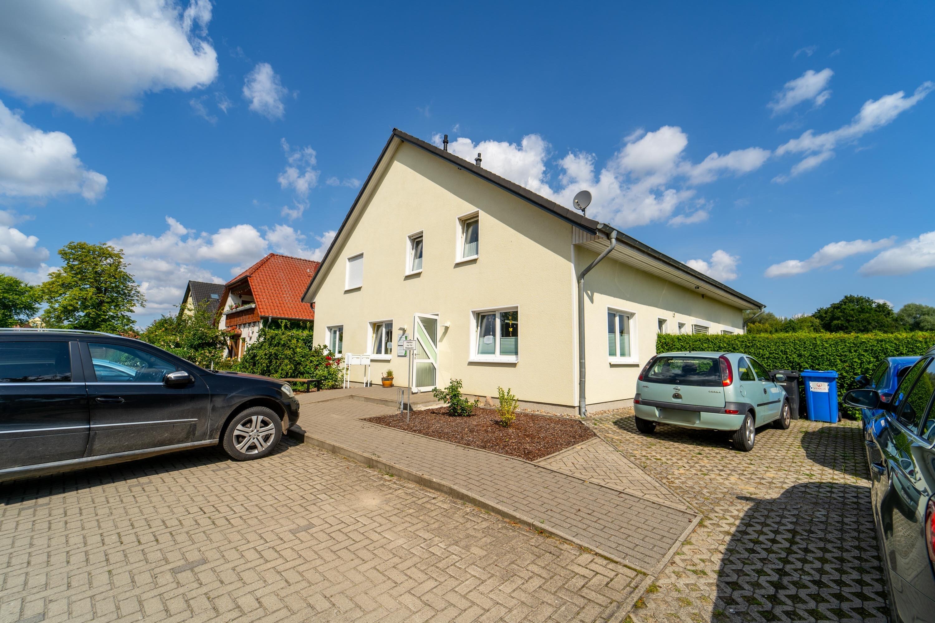 Haus zum Kauf 370.000 € 11 Zimmer 325 m²<br/>Wohnfläche 733 m²<br/>Grundstück 01.04.2025<br/>Verfügbarkeit Burow Burow 17089