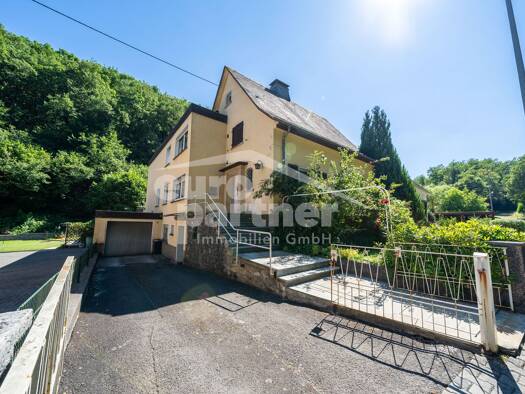 Einfamilienhaus zum Kauf 215.000 € 9 Zimmer 273,9 m² 695 m² Grundstück Idar-Oberstein 55743