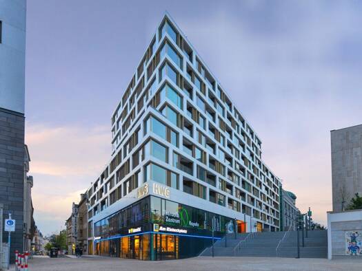 Wohnung zur Miete 752 € 2 Zimmer 71,6 m² 5. Geschoss Dorotheenstraße Innenstadt Mitte 06108