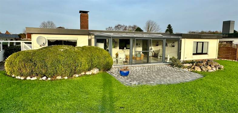 Haus zum Kauf 349.000 € 4 Zimmer 143,5 m² 927 m² Grundstück Tönning 25832