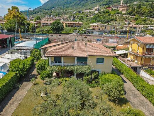 Villa zum Kauf 1.580.000 € 7 Zimmer 245 m² 1.000 m² Grundstück Gargnano 25084