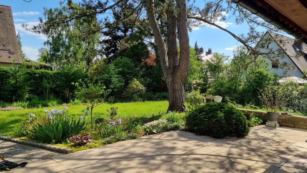 Bungalow zum Kauf 1.250.000 € 5 Zimmer 192 m² 1.100 m² Grundstück frei ab sofort Schwaig Schwaig bei Nürnberg 90571