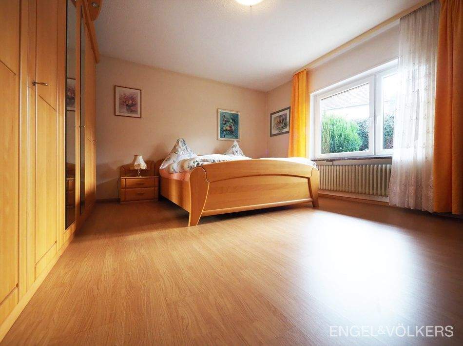 Immobilie in Sankt Wendel - Weitblick inklusive - Ruhig gelegenes Einfamilienhaus inmitten grüner Umgebung in Niederlinxweiler - Bild 2