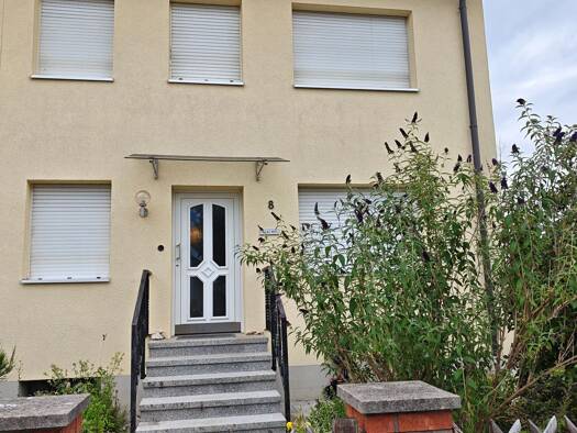 Doppelhaushälfte zur Miete 2.200 € 7 Zimmer 160 m² 465 m² Grundstück frei ab 15.09.2026 Bubenreuth 91088
