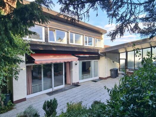 Haus zum Kauf 880.000 € 7,5 Zimmer 250,3 m² 1.201 m² Grundstück Leonberg Leonberg 71229