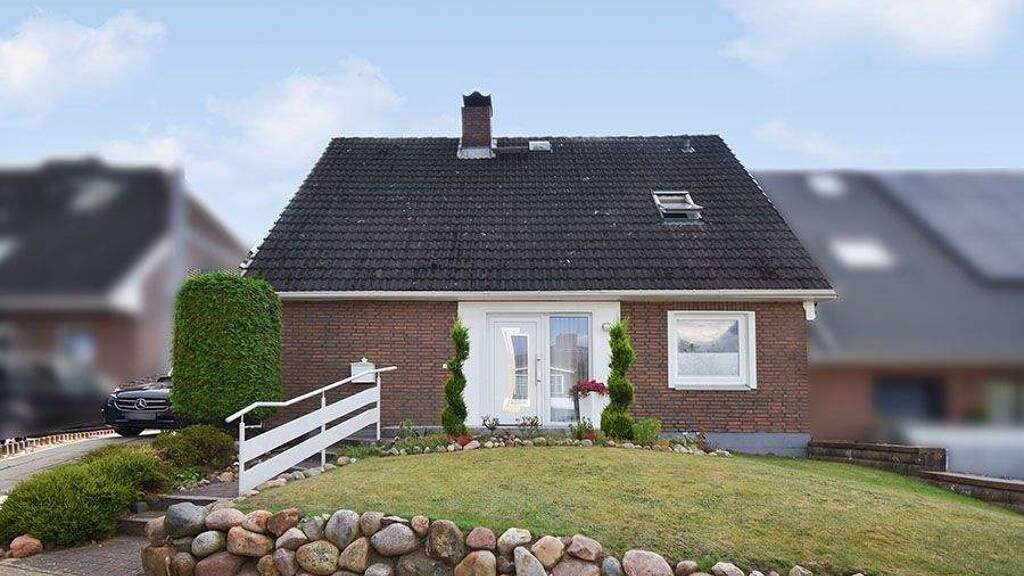 Einfamilienhaus zum Kauf 498.000 € 4 Zimmer 119 m² 301 m² Grundstück Henstedt-Ulzburg 24558