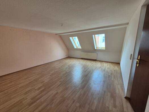 Wohnung zur Miete 300 € 2 Zimmer 50 m² 2. Geschoss frei ab sofort Schützenstraße 4 Zeitz 06712