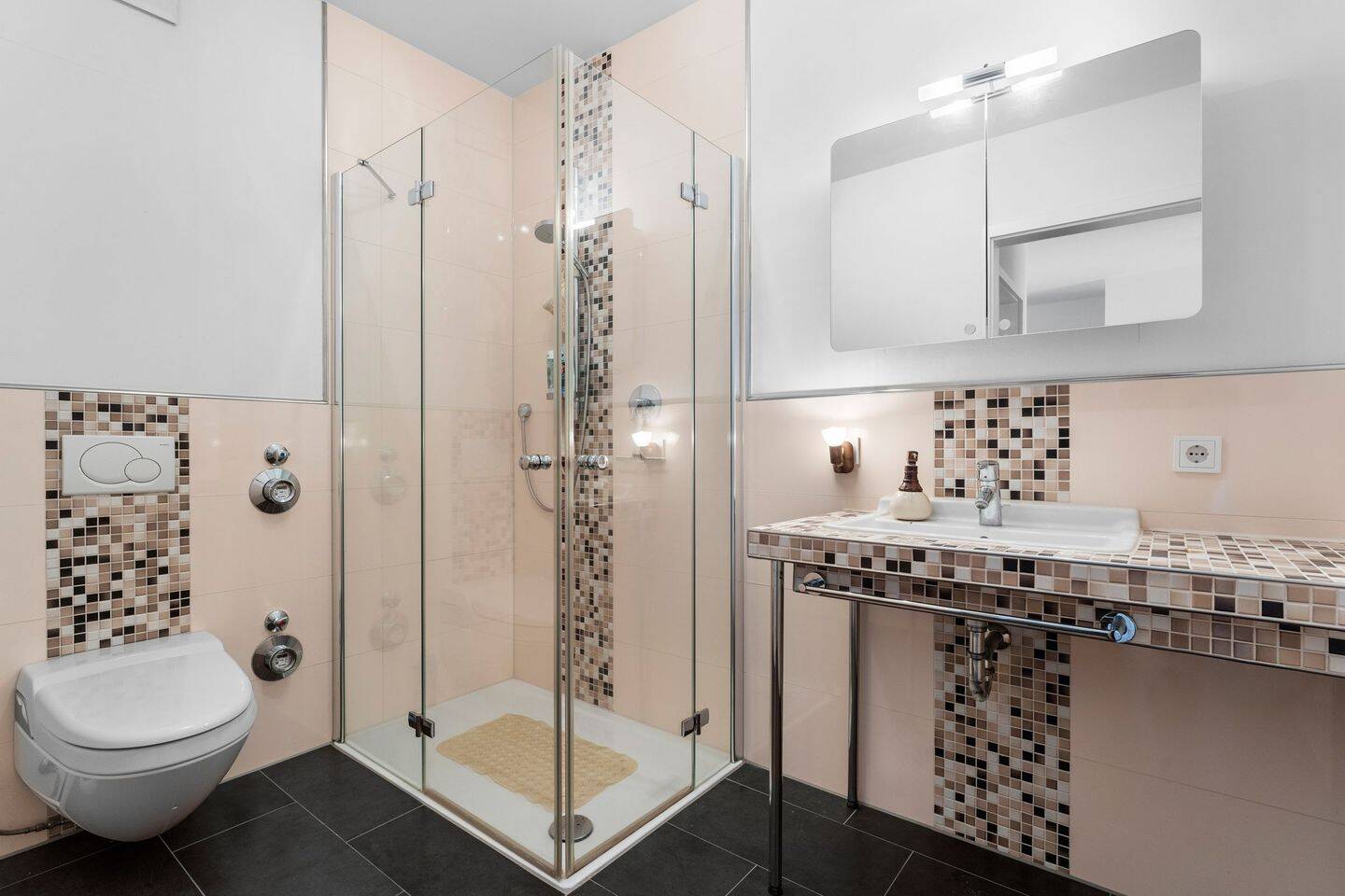 Property thumbnail 12