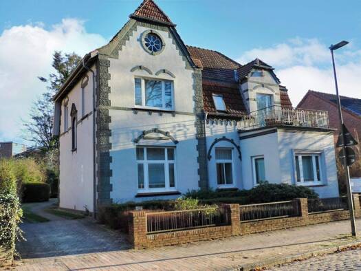 Einfamilienhaus zum Kauf 540.000 € 12 Zimmer 227 m² 1.058 m² Grundstück Innenstadt Neumünster 24534