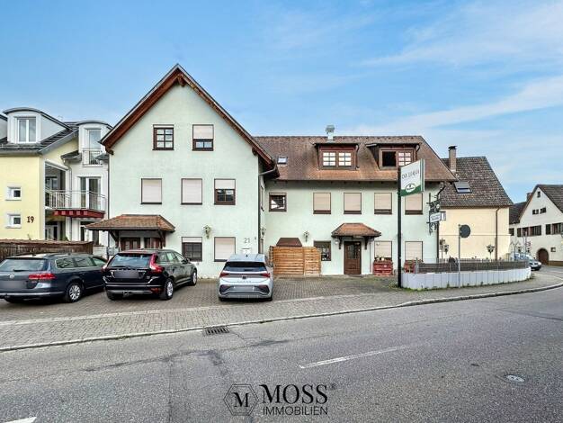 Mehrfamilienhaus zum Kauf als Kapitalanlage geeignet 800.000 € 6 Zimmer 323 m² 410 m² Grundstück Vögisheim Müllheim im Markgräflerland 79379