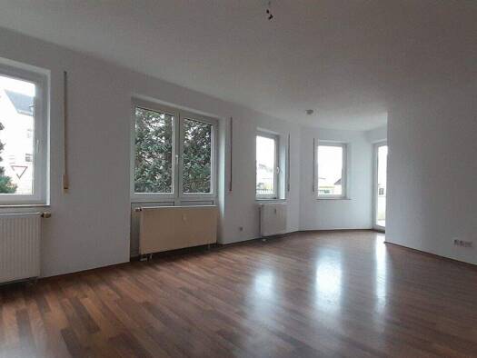 Wohnung zur Miete 330 € 2 Zimmer 56,6 m² Schafbrückenweg 2 Lichtenstein Lichtenstein (Sachsen) 09350